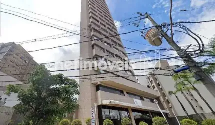 Apartamento à venda no bairro Santo Agostinho com 126 m² e 4 dormitórios/quartos.