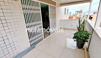 Apartamento à venda no bairro Sagrada Família com 3 dormitórios e 169 m².
