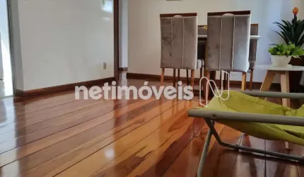 Apartamento à venda no bairro Sagrada Família com 80 m² e 3 dormitórios/quartos.