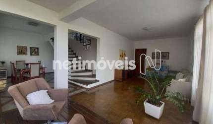 Cobertura à venda no bairro Santo Antônio com 356 m² e 4 dormitórios/quartos.