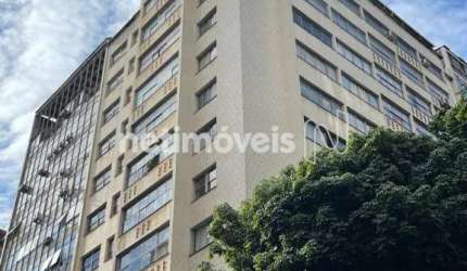 Cobertura à venda no Centro, 240 m² com 4 dormitórios/quartos disponíveis.
