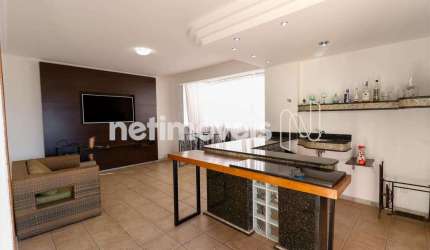 Cobertura à venda com 4 dormitórios no bairro Buritis e 240 m² de área útil.