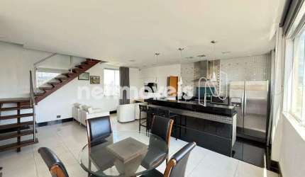 Cobertura à Venda no Bairro Lourdes com 180 m² e 2 dormitórios/quartos disponíveis