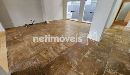 Casa residencial à venda no bairro Belvedere com 330 m² e 3 dormitórios.