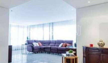 Apartamento com 4 dormitórios no bairro Buritis e área útil de 154 m² à venda.