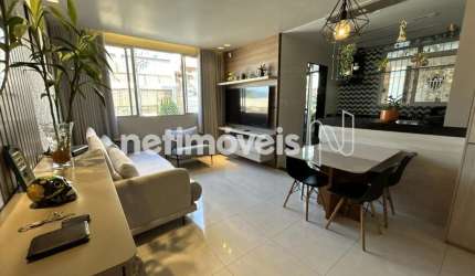 Apartamento à venda no bairro Sagrada Família com 134 m² e 2 dormitórios/quartos.