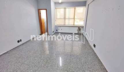Escritório à venda no bairro Santo Antônio com área de 28 m² disponível agora!