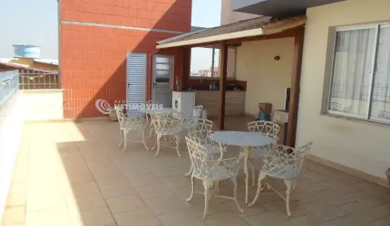 Cobertura à venda no bairro Sagrada Família com 200m² e 3 dormitórios/quartos.