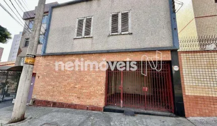 Casa residencial à venda no bairro Prado com 310 m² e 6 dormitórios/quartos.