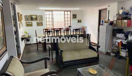 Casa residencial à venda no bairro Sagrada Família com 6 dormitórios e 441 m².