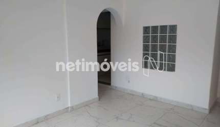 Apartamento à venda no bairro Sagrada Família com 97 m² e 3 dormitórios/quartos.