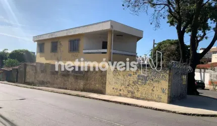 Casa residencial à venda no bairro Nova Suíssa com área de 342 m² e 4 quartos