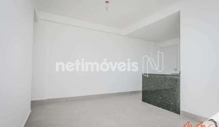 Apartamento à venda no bairro Sagrada Família com 74 m² e 3 dormitórios/quartos.