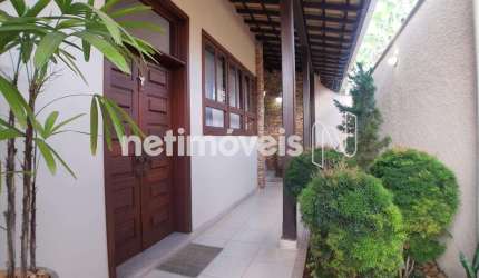 Casa residencial à venda no bairro Belvedere com 310 m² e 4 dormitórios/quartos.