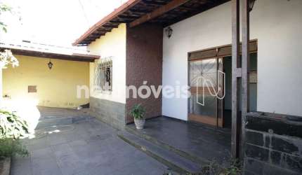 Casa residencial com 300 m² e 3 dormitórios à venda no bairro Nova Suíssa.