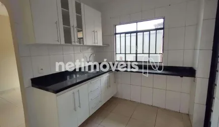 Casa residencial à venda no bairro Sagrada Família com 300 m² e 3 dormitórios.