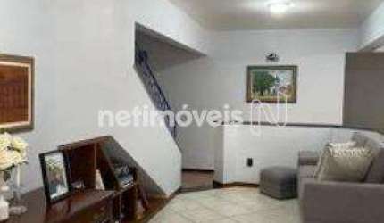 Casa residencial à venda no bairro Serra, com 496 m² e 4 dormitórios/quartos.