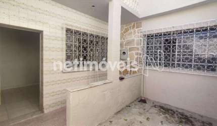 Casa residencial à venda no bairro Santa Efigênia com 180 m² e 2 dormitórios/quartos.