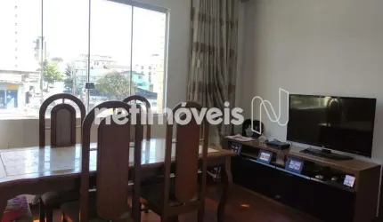Apartamento à venda no bairro Sagrada Família com 121 m² e 3 dormitórios/quartos.