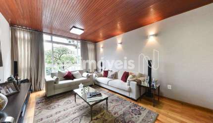 Apartamento à venda no bairro Funcionários, 115 m² e 3 dormitórios/quartos disponíveis.