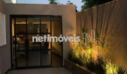 Apartamento com 2 dormitórios na Sagrada Família e área útil de 221 m² à venda