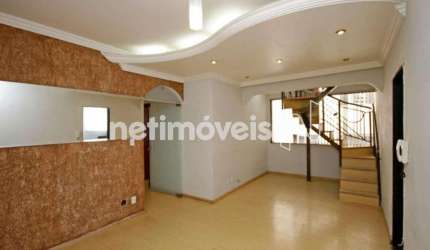 Apartamento cobertura à venda no bairro Sagrada Família com 185 m² e 3 dormitórios.