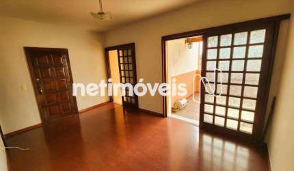 Apartamento à venda no bairro Sagrada Família, 125 m² com 2 dormitórios/quartos.