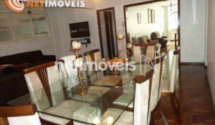 Apartamento à venda no Centro com 228 m² e 4 dormitórios/quartos disponíveis.