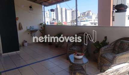 Cobertura à venda no bairro Sagrada Família com 186 m² e 3 dormitórios/quartos.