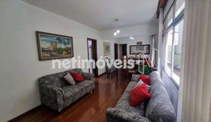 Apartamento à venda no bairro Sagrada Família com 99 m² e 3 dormitórios/quartos.
