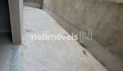 Apartamento à venda no bairro Sagrada Família com 96 m² e 2 dormitórios/quartos.