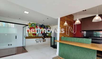 Cobertura à venda em Santa Efigênia com 2 dormitórios e 144 m² de área útil.