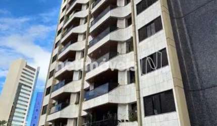 Apartamento à venda no bairro Funcionários com 150 m² e 4 dormitórios/quartos.