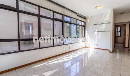 Apartamento à venda no bairro Santo Antônio com 77 m² e 2 dormitórios/quartos.