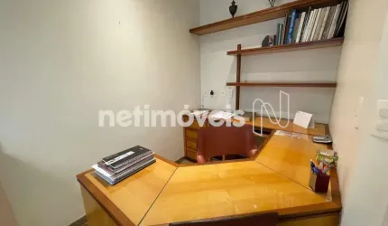 Escritório à venda no bairro Savassi com 30 m² de área útil disponível.