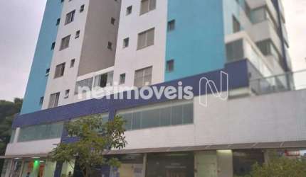 Cobertura à venda no bairro Sagrada Família com 220 m² - Sem dormitórios disponíveiss.