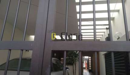Sobrado comercial ,5 salas armários  ,3 banheiros , 2vagas , Chácara Sto António