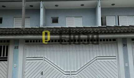 Sobrado em rua fechada , 4 dormiórios sendo 3 suítes  armários ar condicionado  2 vagas !
