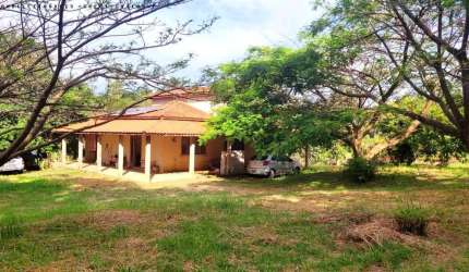 Sítio para Venda em Amparo, Bairro das Rosas, 3 dormitórios, 1 suíte, 3 banheiros, 10 vagas