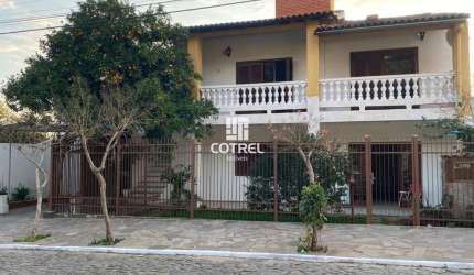 Casa com 2 dormitórios , 1 banheiro e 1 vaga de garagem