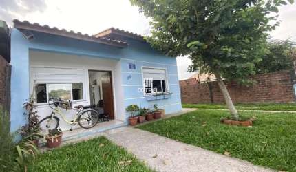 Casa 2 dormitórios 2 vaga de garagem localizada no bairro Camobi na cidade de Sa