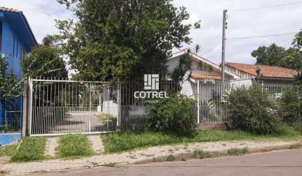 Casa 3 dormitórios localizada no bairro Camobi na Cidade de Santa Maria- RS
