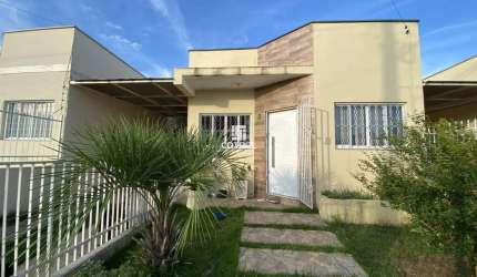Casa para venda com 2 dormitórios, 2 vagas de garagem situada no Bairro Diácono