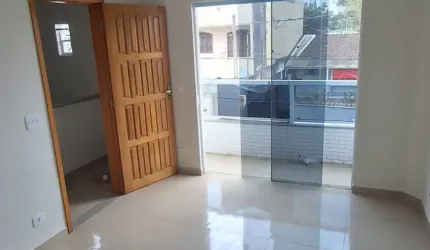 Sobreposta alta na areia branca