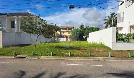 Terreno à venda em Camboinhas - RJ