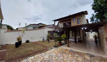 Casa com 4 quartos à venda em Camboinhas - RJ
