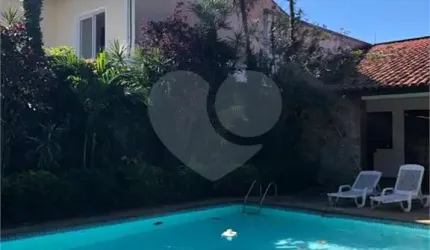 Casa com 4 quartos à venda em São Francisco - RJ