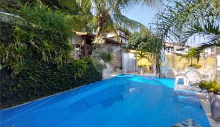 Casa com 4 quartos à venda em São Francisco - RJ