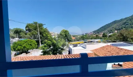 Casa com 4 quartos à venda em São Francisco - RJ