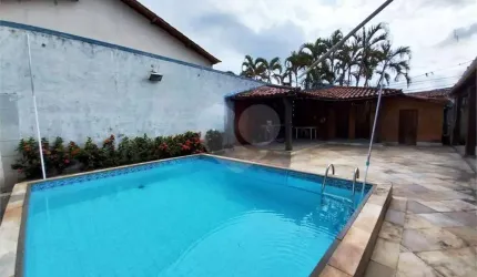 Casa térrea com 4 quartos à venda em Piratininga - RJ
